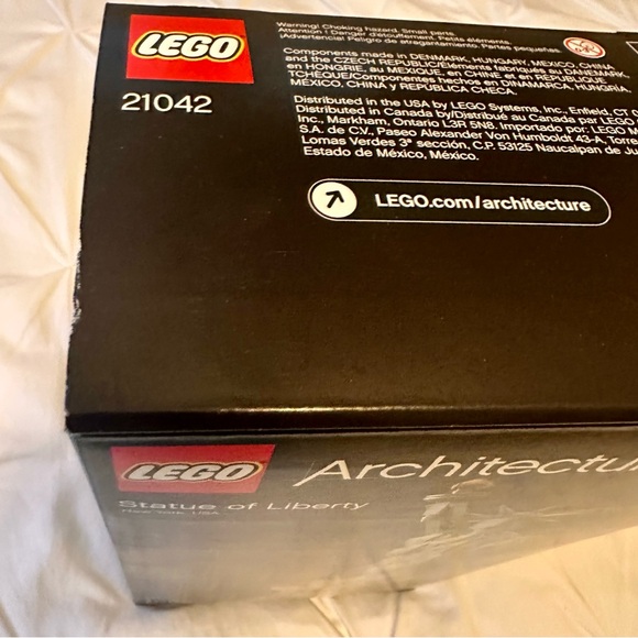 LEGO Architecture Statue of Liberty 21042 1685 pcs Adult Build Display Set New - Picture 7 of 7